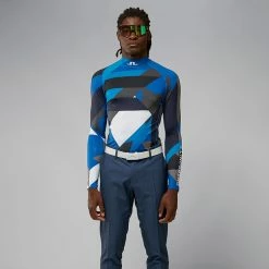 Jlindeberg J.Lindeberg Aello Print Golf Base Layer 9 Jlindeberg J.Lindeberg Aello Print Golf Base Layer -Golf Clothing Shop J. Lindeberg GMJT06853 O461 M Aello Soft Compression Print BLLIN007 Blue Flag Patchwork Model 1