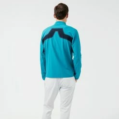 Jlindeberg J.Lindeberg KV Hybrid Golf Wind Jacket -Golf Clothing Shop J.Lindeberg AW22 KV Hybrid Jacket GMOW05623 0191 WTLIN040 S Enamel Blue Model 3