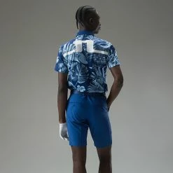 Jlindeberg J.Lindeberg Martin Print Golf Polo Shirt -Golf Clothing Shop J.Lindeberg Martin Print Regular Fit Polo GMJT07413 0470 SHLIN150 Hibiscus BlueWhite Model 3