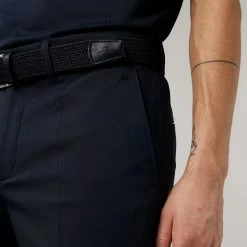 Jlindeberg J.Lindeberg Elof Golf Trouser 11 Jlindeberg J.Lindeberg Elof Golf Trouser -Golf Clothing Shop J.Lindeberg SS22 Elof Trouser JL GMPA05222 6855 Code TRLIN016 34 W 32 Leg Navy model 3