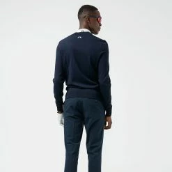 Jlindeberg J.Lindeberg Gus Golf Sweater -Golf Clothing Shop J.Lindeberg SS22 Gus Golf Sweater GMKW05753 6855 Code SWLIN060 M JL Navy White Model 3