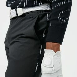 Jlindeberg J.Lindeberg Stuart Stripe Golf Trouser -Golf Clothing Shop J.Lindeberg SS22 Stuart Stripe Golf Trouser Black GMPA05716 9999 Code TRLIN022 34 W 32 Leg Model 3