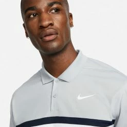 Nike Dry Victory Colourblock Golf Polo Shirt -Golf Clothing Shop Nike SS22 Dry Victory Colourblock Golf Polo Shirt DH0845 077 M Smoke Grey Obsidian White model 2
