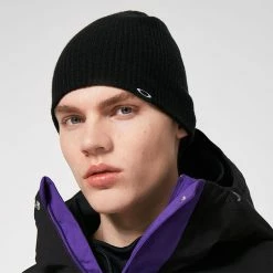 Oakley Backbone Golf Beanie 7 Oakley Backbone Golf Beanie -Golf Clothing Shop Oakley Backbone Golf Beanie Blackout 4